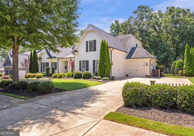 Photo 2 of Sale Pending at 4085 Williams Point Dr, Cumming, GA 30028 | MLS# 10800628 | Listing updated on 2026-08-27