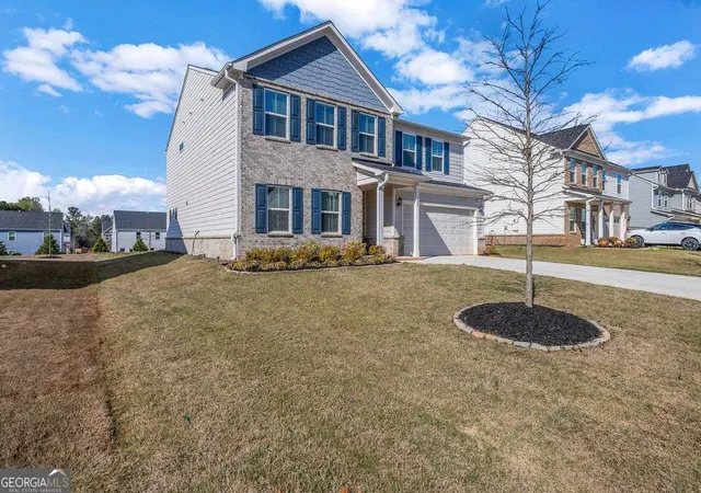 Photo 3 of Single family home for sale at 221 Begonia Way, Mcdonough, GA 30253 | MLS# 10717860 | Listing updated on 2026-05-09
