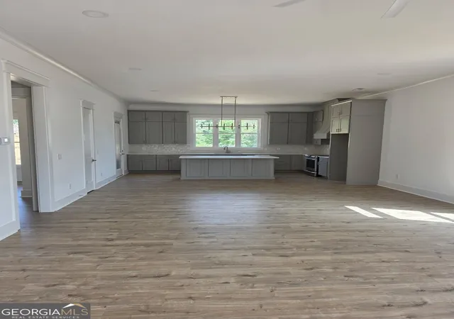 3rd image of 316 Thomas Rd, Fort Oglethorpe, GA 30742 | MLS# 10823700