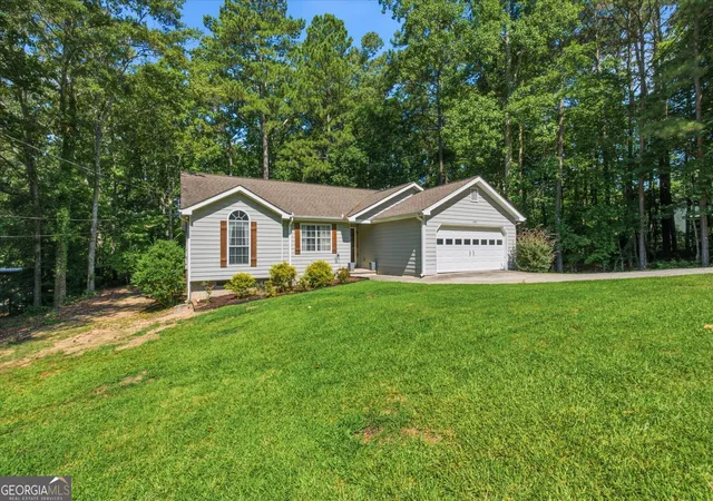 Photo 2 of Single family home for sale at 3009 Lakeview Pkwy, Villa Rica, GA 30180 | MLS# 10808233 | Listing updated on 2026-08-19