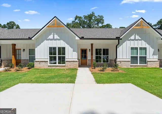 Photo 1 of Townhouse for sale at 109 Haygood Pl, Carrollton, GA 30117 | MLS# 10779797 | Listing updated on 2026-09-09