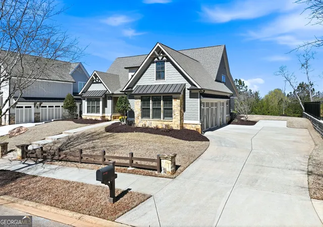 Photo 2 of Sale Pending at 6878 S Bluff Ct, Gainesville, GA 30506 | MLS# 10805068 | Listing updated on 2026-09-11