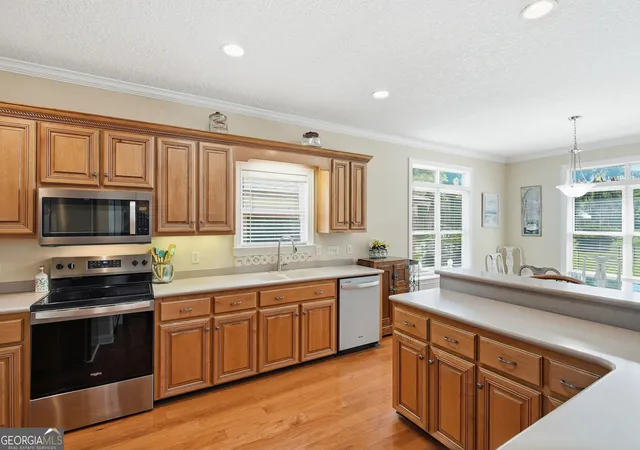 Photo 3 of Sale Pending at 402 Houston St, Darien, GA 31305 | MLS# 10793973 | Listing updated on 2026-07-10