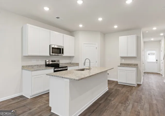 Photo 3 of Townhouse for sale at 8316 Columbia Ct, Palmetto, GA 30268 | MLS# 10826879 | Listing updated on 2026-10-01