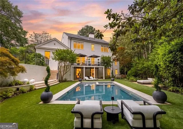 Photo 2 of Sale Pending at 3216 Glen Arden Dr Nw, Atlanta, GA 30305 | MLS# 10824641 | Listing updated on 2026-09-08