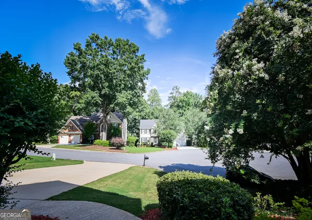 Photo 3 of Single family home for sale at 185 Gainford Ct, Johns Creek, GA 30097 | MLS# 10809565 | Listing updated on 2026-09-11