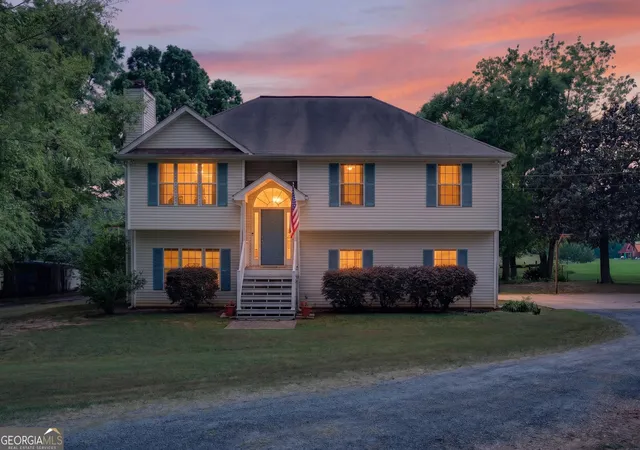 Homes for sale in Brooks, GA | 511 W Mcintosh Rd, Brooks, GA 30205 | MLS# 10736161
