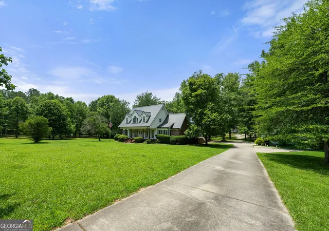 3rd image of 1228 J D Walton Rd, Newnan, GA 30263 | MLS# 10788361