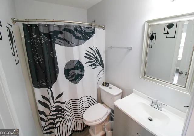 4th image of 6632 Chason Woods Ct, Jonesboro, GA 30238 | MLS# 10785407