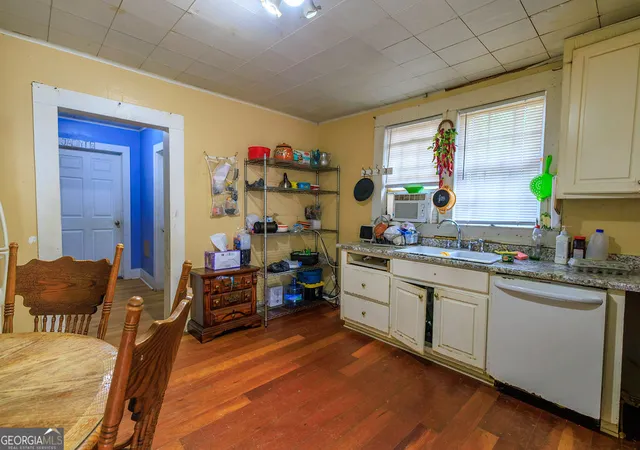 Photo 4 of Single family home for sale at 241 Killian St, Canton, GA 30114 | MLS# 10476171 | Listing updated on 2026-09-02