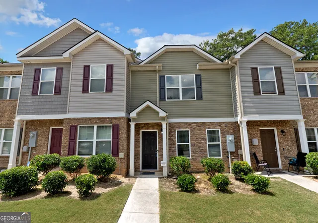 Photo 2 of Townhouse for sale at 6117 Oakley Rd, Union City, GA 30291 | MLS# 10833716 | Listing updated on 2026-09-10