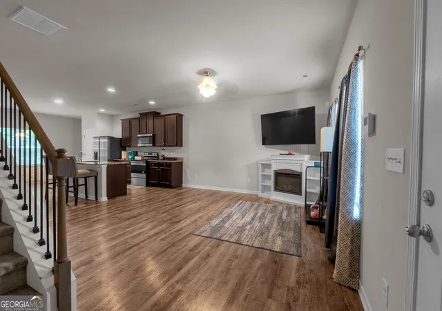 Photo 2 of Townhouse for sale at 6117 Oakley Rd, Union City, GA 30291 | MLS# 10833716 | Listing updated on 2026-09-10