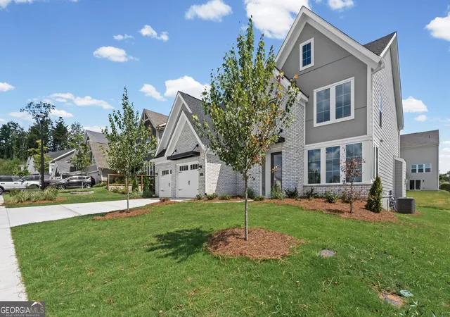 Photo 3 of Single family home for sale at 124 Kerr Dr, Hoschton, GA 30548 | MLS# 10823773 | Listing updated on 2026-10-09