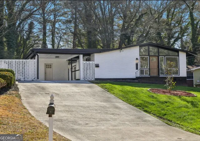 Photo 2 of Sale Pending at 2592 Baker Rd Nw, Atlanta, GA 30318 | MLS# 10828433 | Listing updated on 2026-09-27
