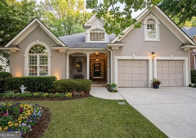 Photo 1 of Sale Pending at 850 Lake Medlock Dr, Alpharetta, GA 30022 | MLS# 10800443 | Listing updated on 2026-09-18