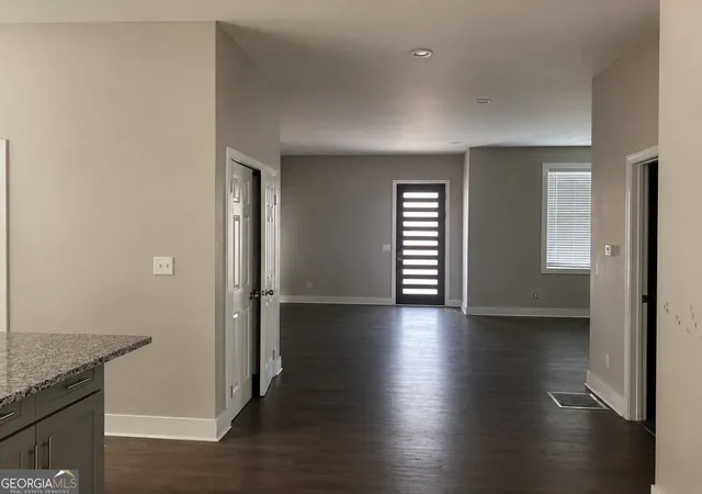 Photo 3 of Single family home for sale at 1054 Ira St Sw, Atlanta, GA 30310 | MLS# 10831979 | Listing updated on 2026-09-28