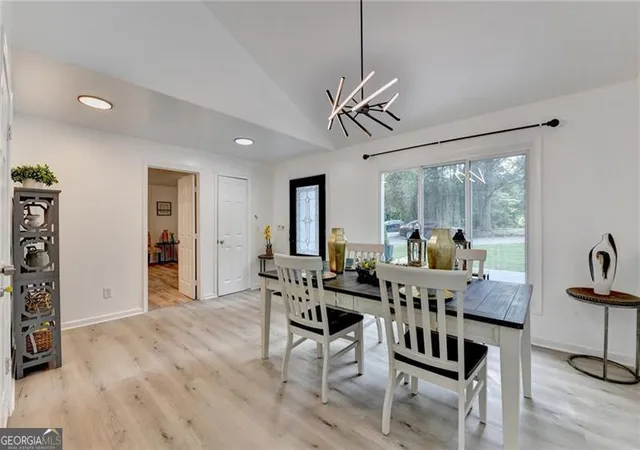 5th image of 340 River Knoll Dr, Atlanta, GA 30328 | MLS# 10559738