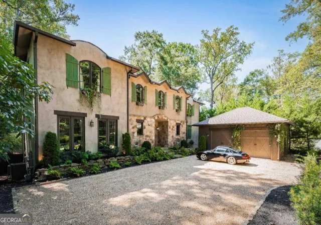 2nd image of 3118 W Roxboro Rd Ne, Atlanta, GA 30324 | MLS# 10814667