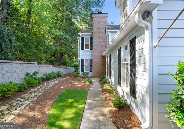 Photo 3 of Townhouse for sale at 110 Great Oaks Ln, Roswell, GA 30075 | MLS# 10831766 | Listing updated on 2026-09-07