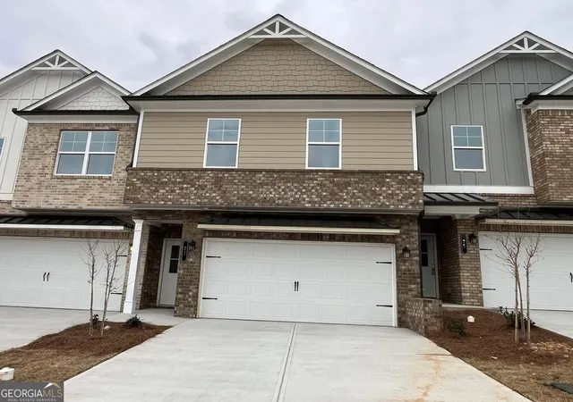 Photo 3 of Townhouse for sale at 21 Creekside Commons Dr, Hoschton, GA 30548 | MLS# 10481178 | Listing updated on 2026-09-13