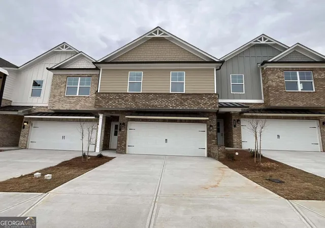 Photo 4 of Townhouse for sale at 21 Creekside Commons Dr, Hoschton, GA 30548 | MLS# 10481178 | Listing updated on 2026-09-13