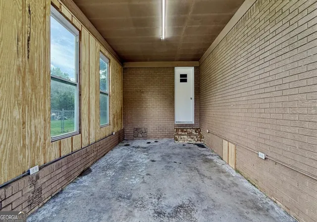 Photo 3 of Single family home for sale at 552 Everett Springs Rd Sw, Calhoun, GA 30701 | MLS# 10826592 | Listing updated on 2026-10-05