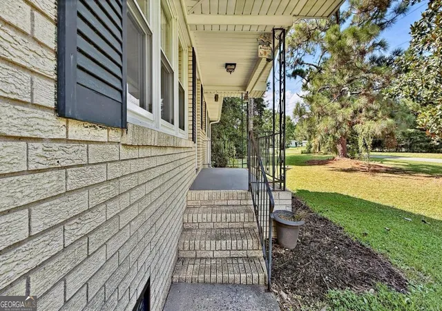 Photo 4 of Single family home for sale at 552 Everett Springs Rd Sw, Calhoun, GA 30701 | MLS# 10826592 | Listing updated on 2026-10-05