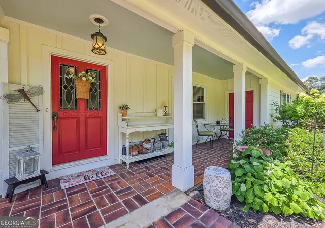 Photo 3 of Single family home for sale at 403 Old Rosser Rd, Stone Mountain, GA 30087 | MLS# 10795960 | Listing updated on 2026-09-23