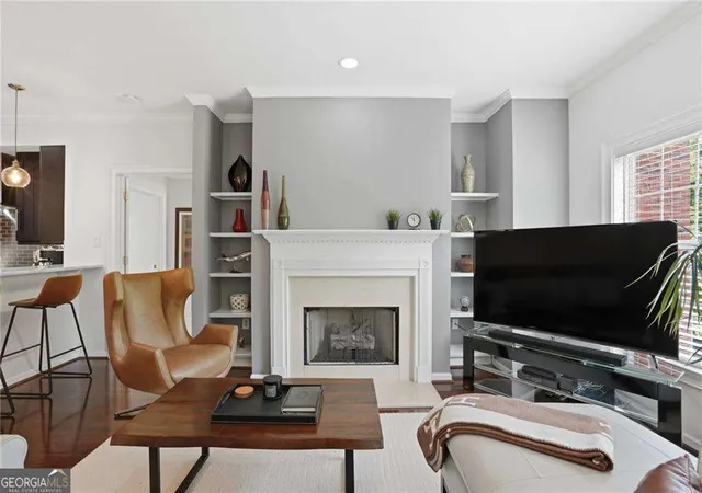 Photo 4 of Condo for sale at 3275 Lenox Rd NE #301, Atlanta, GA 30324 | MLS# 10800289 | Listing updated on 2026-10-07