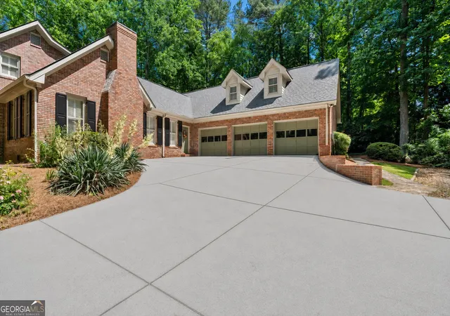 Homes for sale in Smyrna, GA | 682 Austin Dr Se, Smyrna, GA 30082 | MLS# 10780947