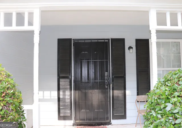Photo 3 of Single family home for sale at 419 Thomas Jefferson Dr, Stone Mountain, GA 30083 | MLS# 10803317 | Listing updated on 2026-08-10