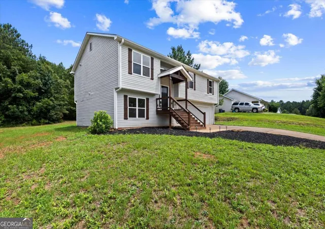 Photo 3 of Single family home for sale at 305 Hunters Tr, Covington, GA 30014 | MLS# 10816334 | Listing updated on 2026-10-16