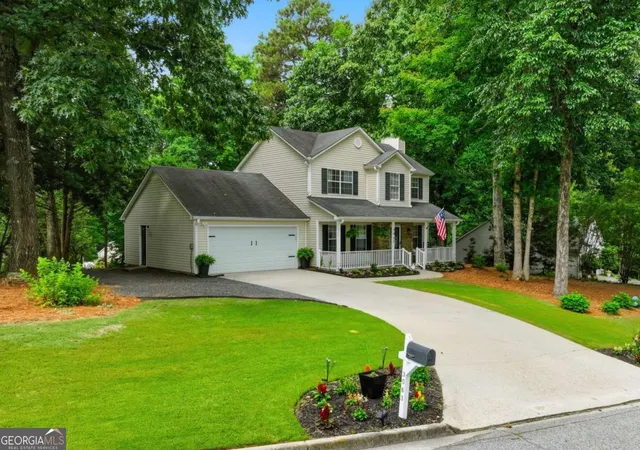 Photo 2 of Single family home for sale at 3063 Rockview Dr, Loganville, GA 30052 | MLS# 10813245 | Listing updated on 2026-10-02