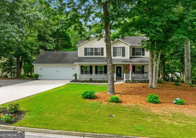 Photo 3 of Single family home for sale at 3063 Rockview Dr, Loganville, GA 30052 | MLS# 10813245 | Listing updated on 2026-10-02