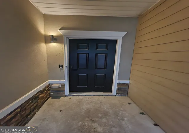 Photo 2 of Townhouse for sale at 7432 Battlecreek Ln, Jonesboro, GA 30236 | MLS# 10814463 | Listing updated on 2026-09-13