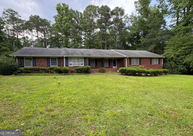 Photo 2 of Single family home for sale at 199 Williamsburg Ln, Athens, GA 30605 | MLS# 10788046 | Listing updated on 2026-07-16