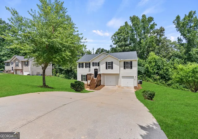 2nd image of 1700 Bismarck Cir, Winder, GA 30680 | MLS# 10805243