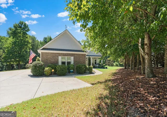 Photo 2 of Single family home for sale at 212 Overlook Way, Carrollton, GA 30117 | MLS# 10829055 | Listing updated on 2026-09-02