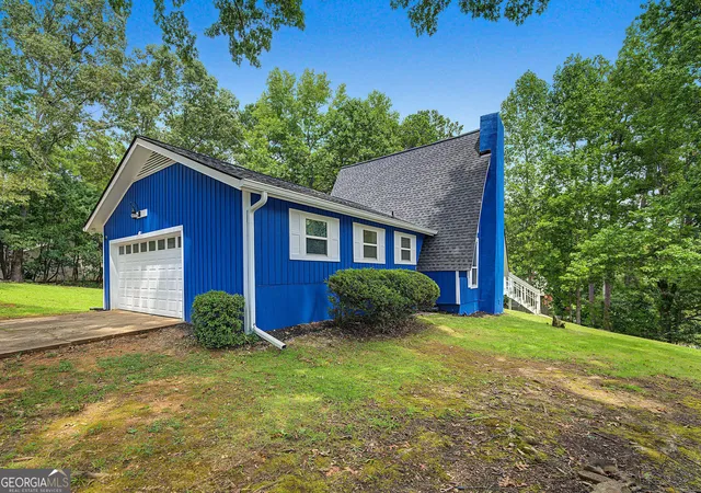 Photo 3 of Single family home for sale at 3202 Beaver Dr, Douglasville, GA 30135 | MLS# 10824681 | Listing updated on 2026-09-14