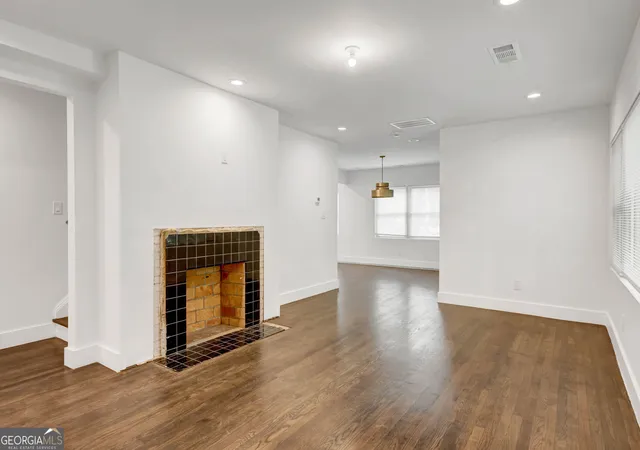 Photo 2 of Single family home for sale at 2188 Beecher Rd Sw, Atlanta, GA 30311 | MLS# 10835299 | Listing updated on 2026-09-24