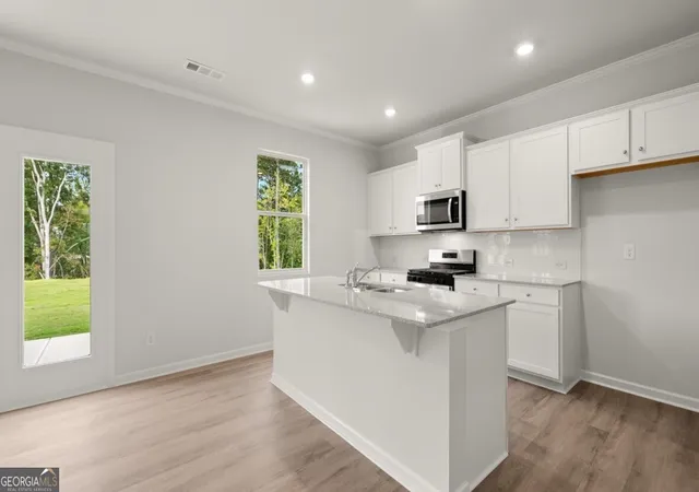 Photo 4 of Single family home for sale at 645 Lost Creek Pkwy, Dallas, GA 30132 | MLS# 10782735 | Listing updated on 2026-10-09