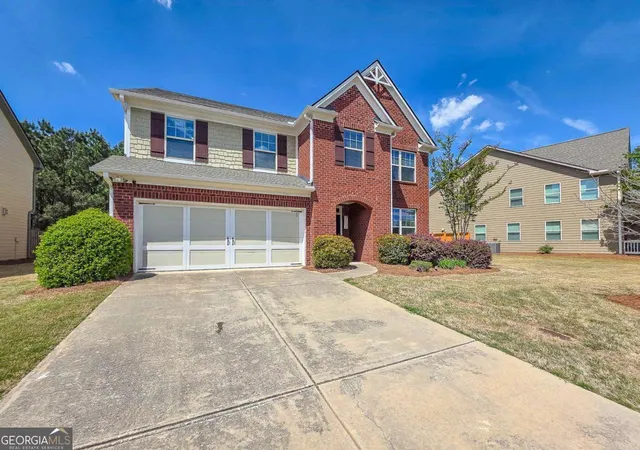 Photo 3 of Single family home for sale at 5620 Shiloh Woods Dr, Cumming, GA 30040 | MLS# 10734705 | Listing updated on 2026-08-17