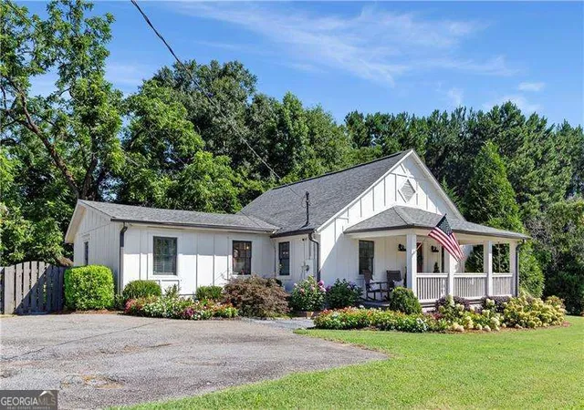 1st image of 3990 Paul Samuel Rd Nw, Kennesaw, GA 30152 | MLS# 10811361