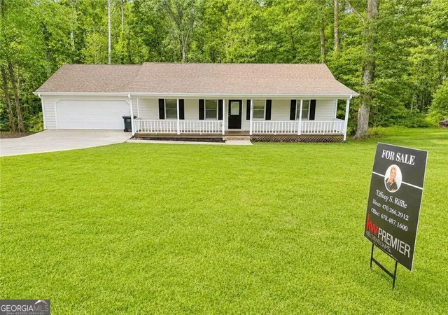 Photo 2 of Sale Pending at 135 Willow Shls Dr, Covington, GA 30016 | MLS# 10820725 | Listing updated on 2026-09-09