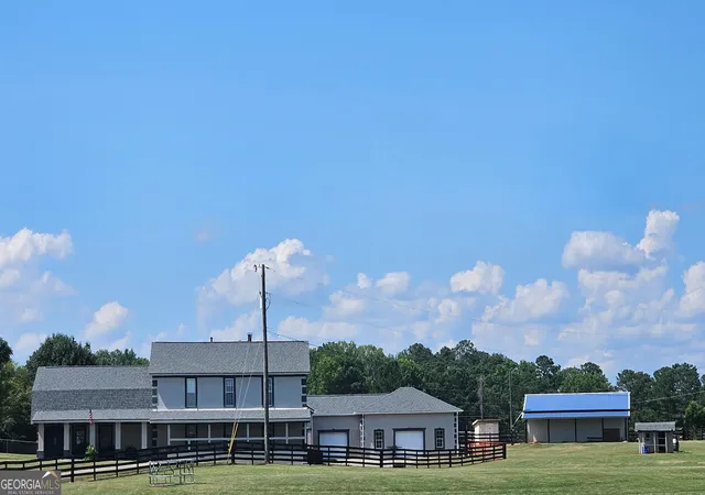 Photo 3 of Single family home for sale at 351 Moose Lodge Rd, Griffin, GA 30224 | MLS# 10808659 | Listing updated on 2026-09-18