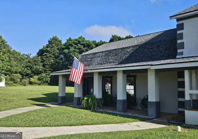 Photo 3 of Single family home for sale at 351 Moose Lodge Rd, Griffin, GA 30224 | MLS# 10808659 | Listing updated on 2026-09-18