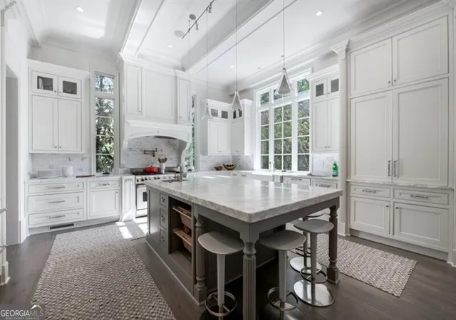 Photo 3 of Sale Pending at 4010 Powers Ferry Nw, Atlanta, GA 30342 | MLS# 10810380 | Listing updated on 2026-08-28