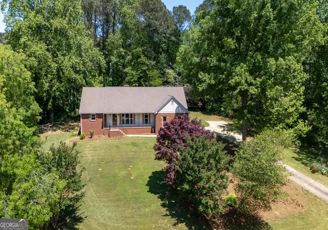 2nd image of 406 Ashford Circle, Lagrange, GA 30240 | MLS# 10735429
