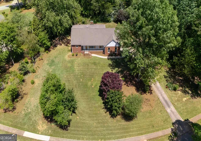 Photo 3 of Single family home for sale at 406 Ashford Cir, Lagrange, GA 30240 | MLS# 10735429 | Listing updated on 2026-07-17