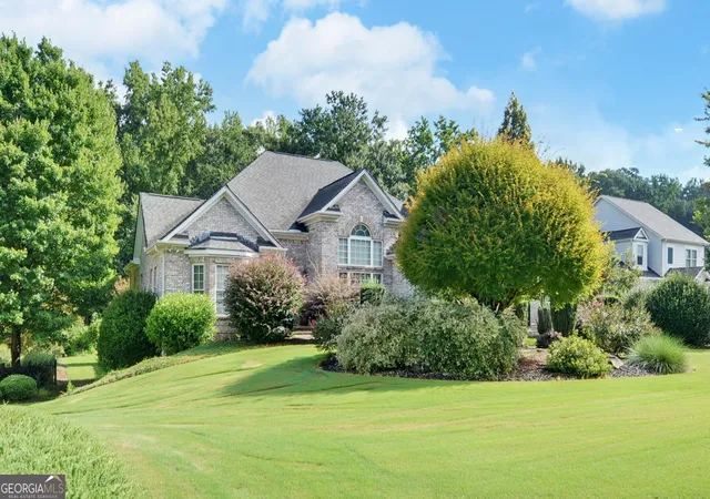 1st image of 220 Azalea Dr, Hartwell, GA 30643 | MLS# 10819102